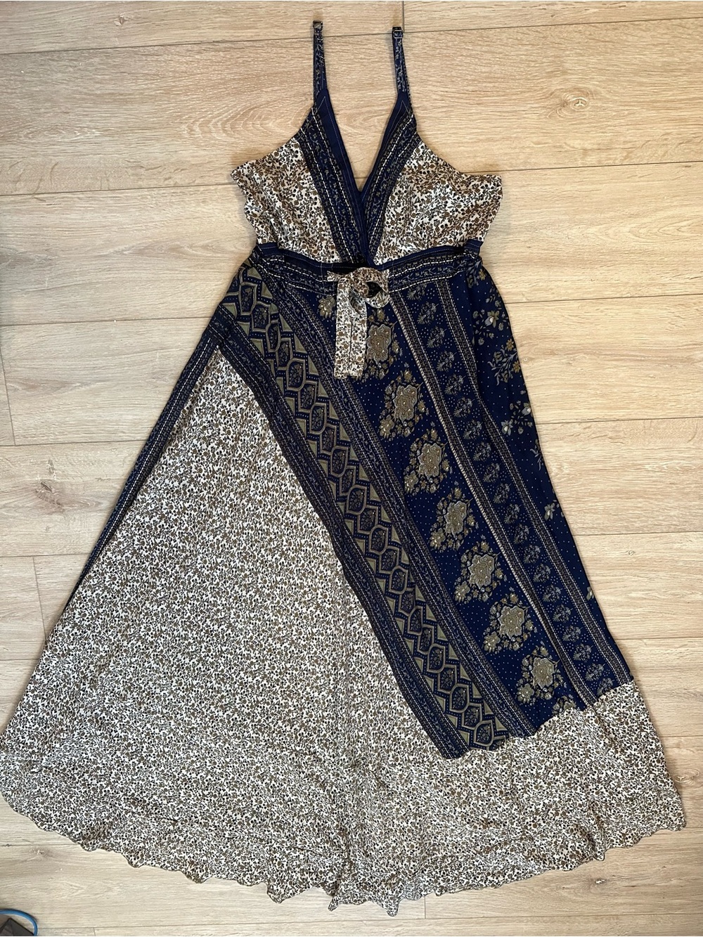 Celina- Flowy Maxi Bohemian V-Neck Dress in Navy and Cream - Beach wear One Size - Picture 2 of 5